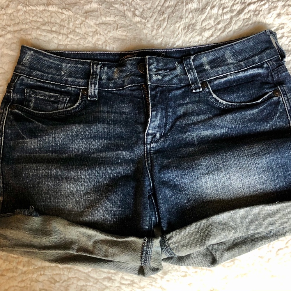 delia*s Bailey blue Jean distressed cuff shorts